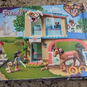 LEGO Friends 41446 Heartlake City Vet Clinic